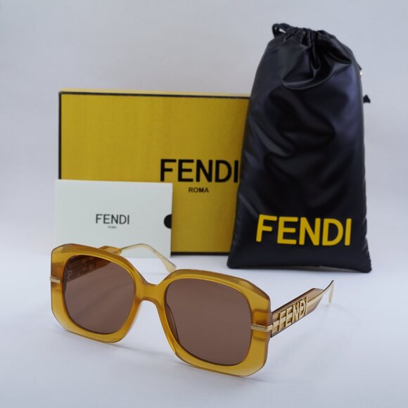 🕶️ New Fendi FE40065I 50E Sunglasses -Transparent Milky Amber/Gold Frame - Picture 10 of 10